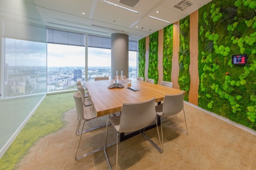  - Wall in the LAS (Wood) room is made from natural moss