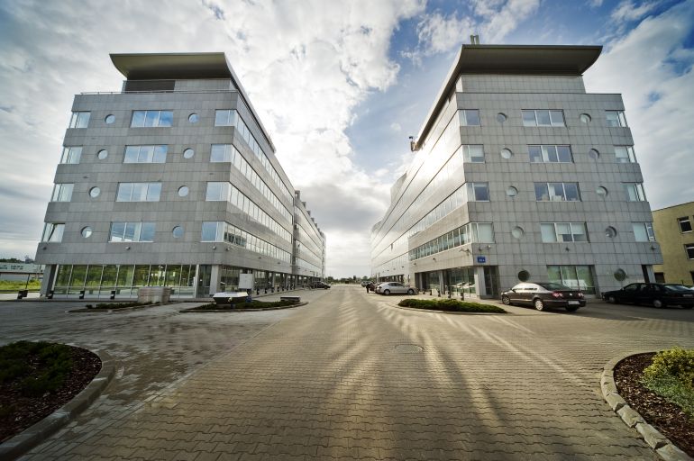Na zdjęciu kompleks biurowy Batory Office Buildings w Warszawie