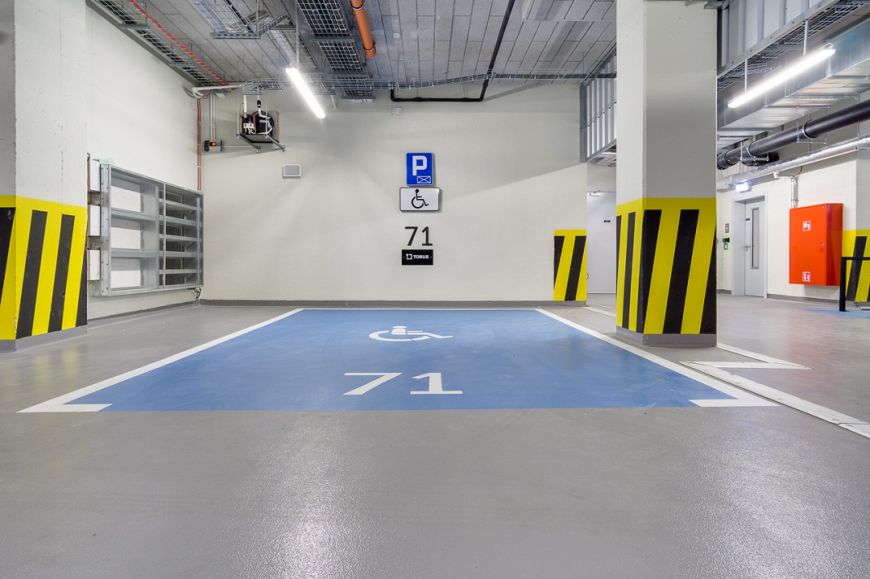  - Specjalistyczne posadzki parkingowe Deckshield w budynku Argon (fot. Flowcrete Polska)