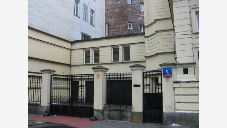 Na zdjęciu widok byłej Ambasady Litwy od strony podwórka