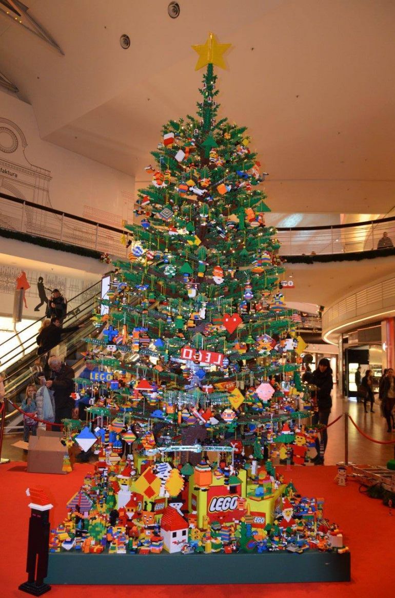 Christmas tree made from Lego in Łódź Manufaktura