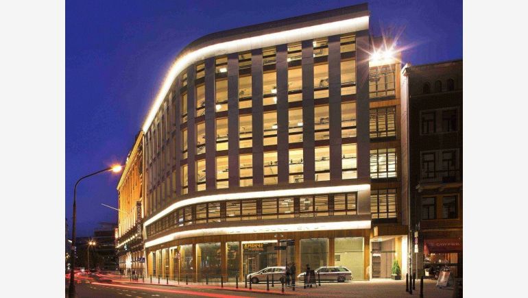 Jabłkowski Brothers New Department Store at night