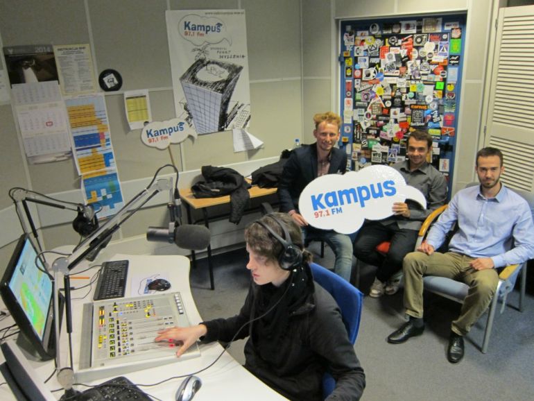 Zwycięski zespół w Radiu Kampus. Od lewej: Mateusz Rydlewski (kapitan), Marek Janisiewicz i Paweł Zawadzki