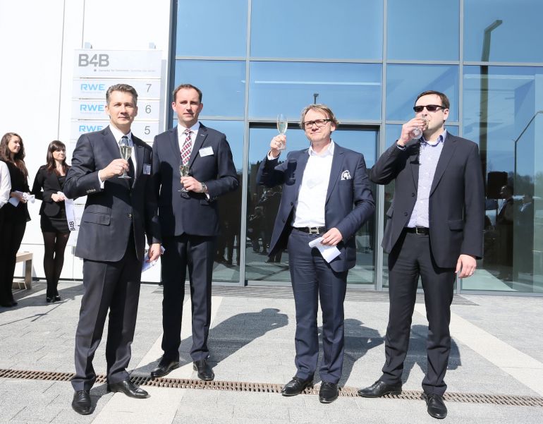 Podczas otwarcia Bonarka for Business, od lewej: Árpád Török i Tomasz Lisiecki z firmy TriGranit oraz Andreas Gehrmann i Konrad Konczewski z firmy RWE